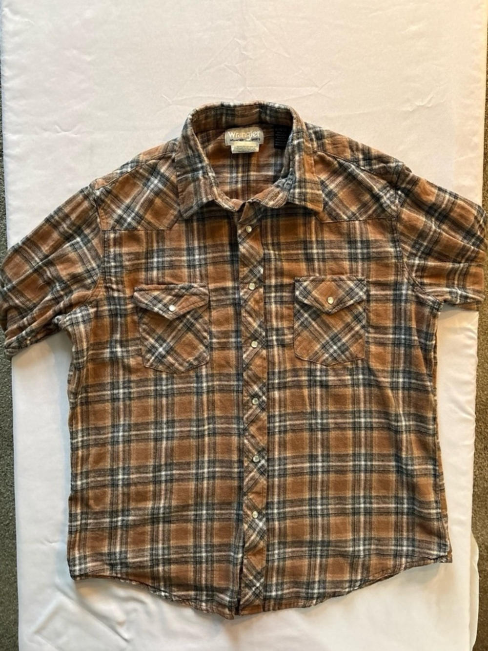 Wrangler Brown and Black Plaid Short-Sleeve Button-Down Shirt